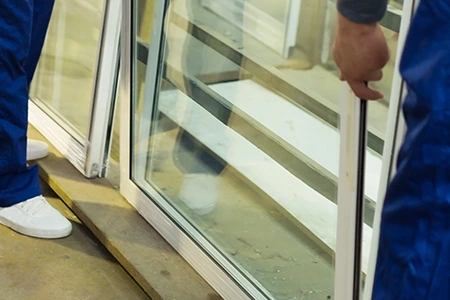 Commercial Glass Repair Technician in Oakland Park, FL